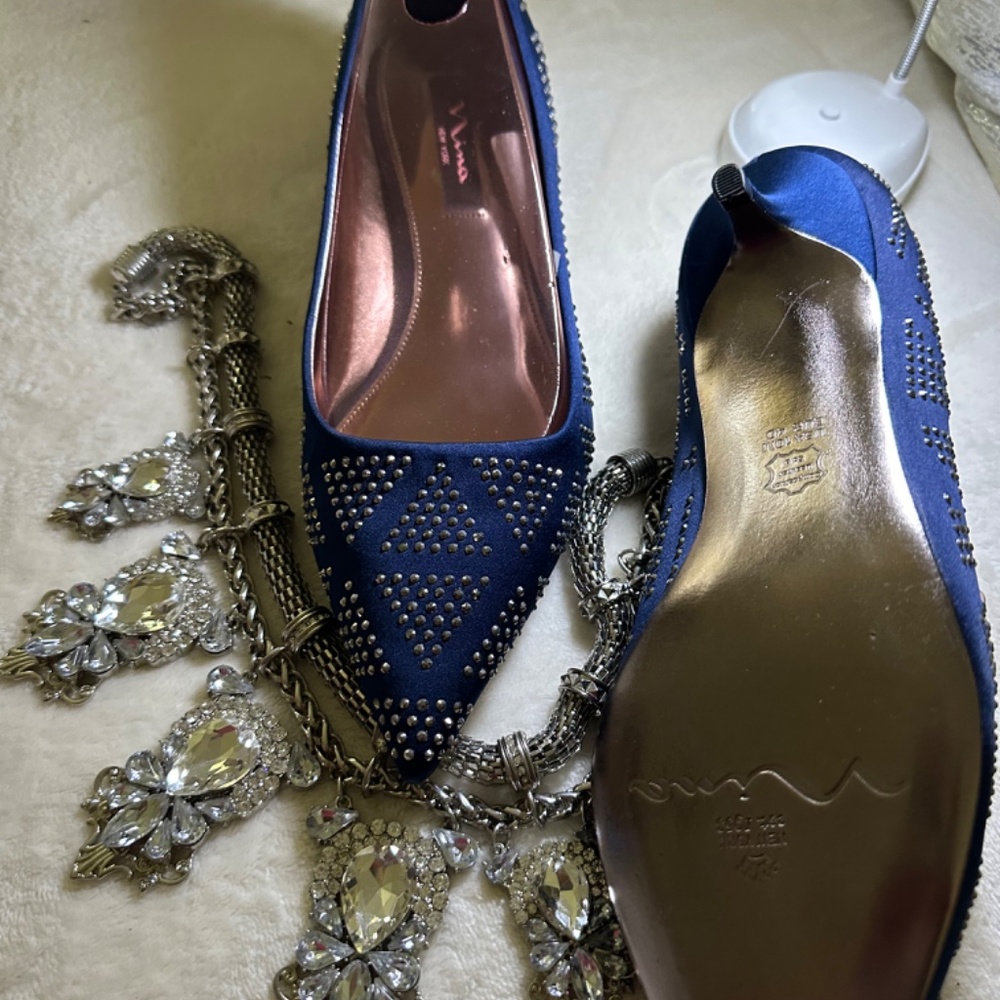 Pumps Heels - Picture 3 of 4